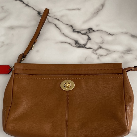 Coach wristlet purse - Picture 1 of 1